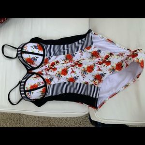 One piece swim suite